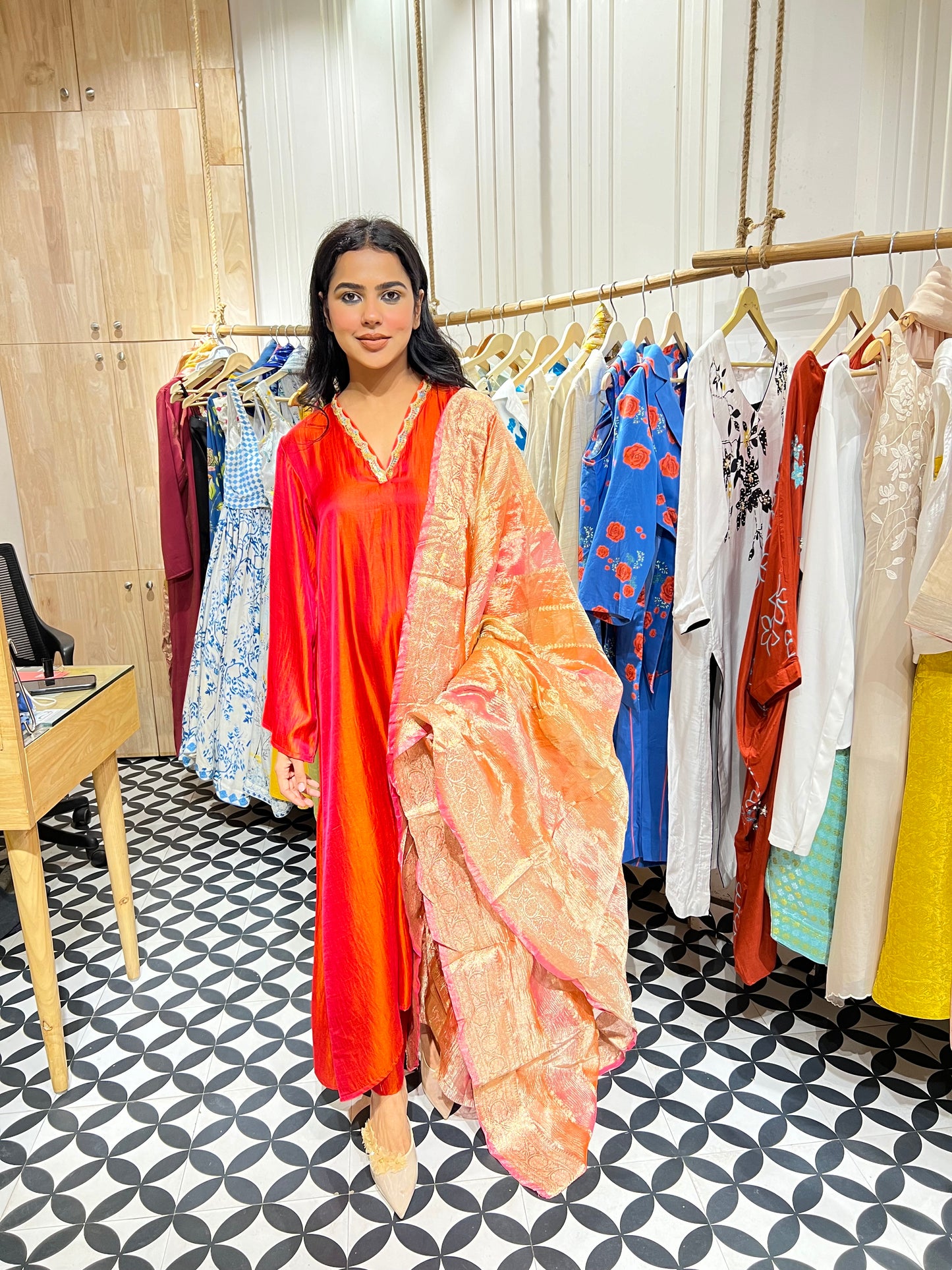 The ARUNIKA suit set