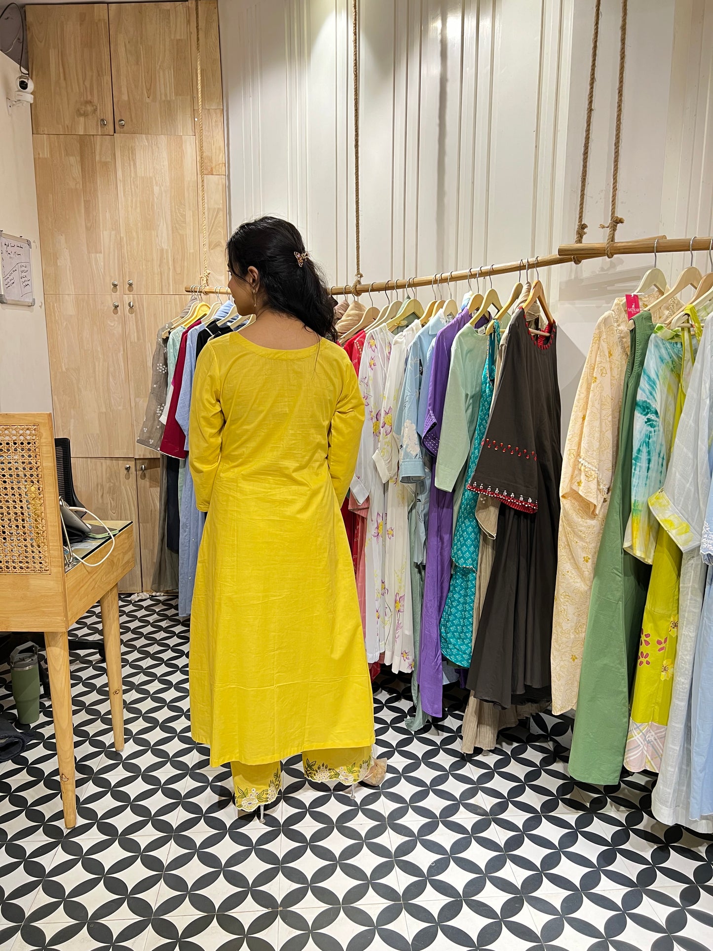 THE TASHIRA suit set