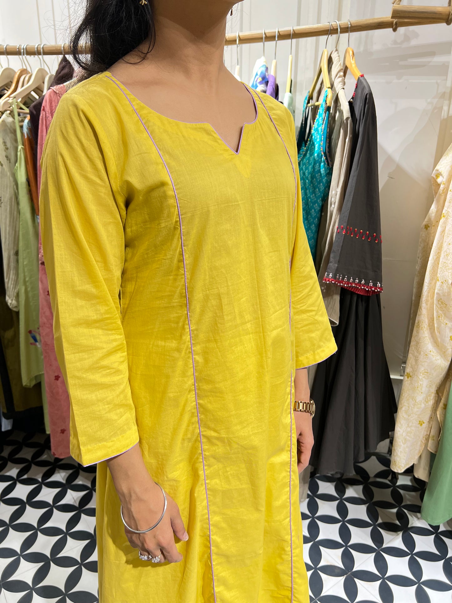 THE TASHIRA suit set