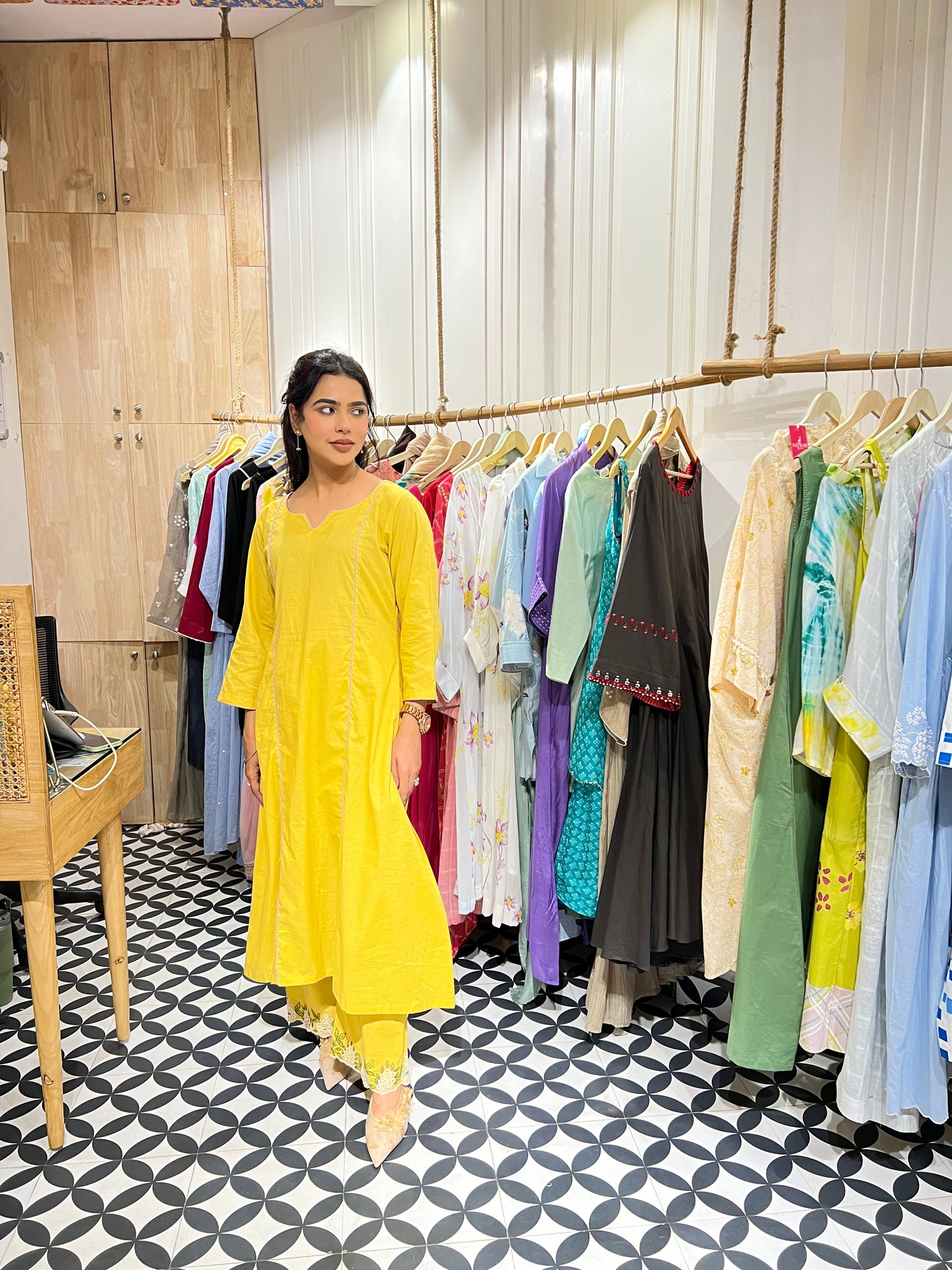 THE TASHIRA suit set