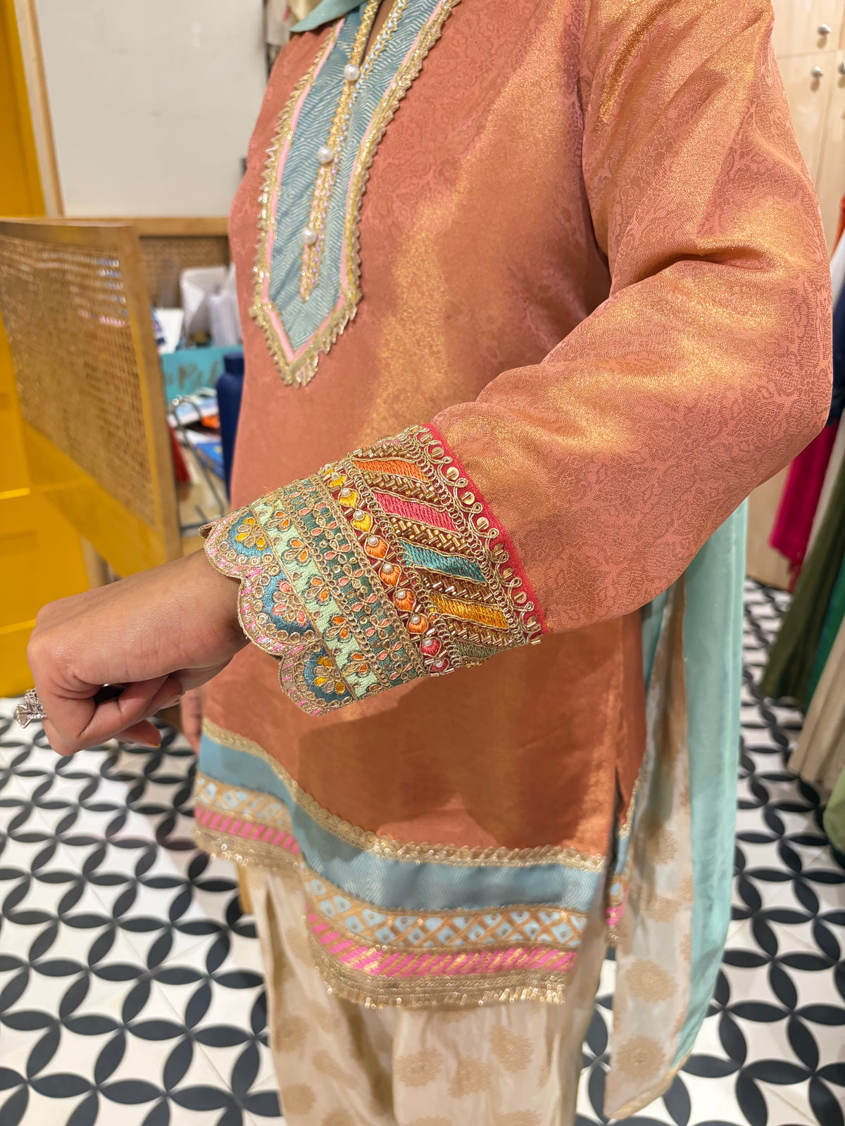 THE SHAHANA suit set