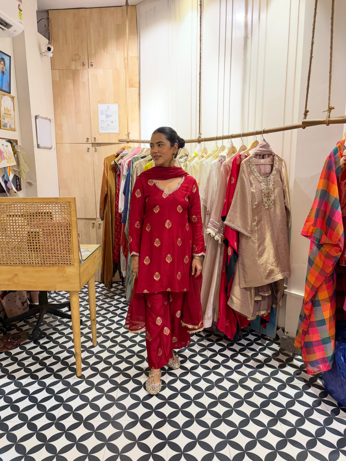 THE MEHAR suit set
