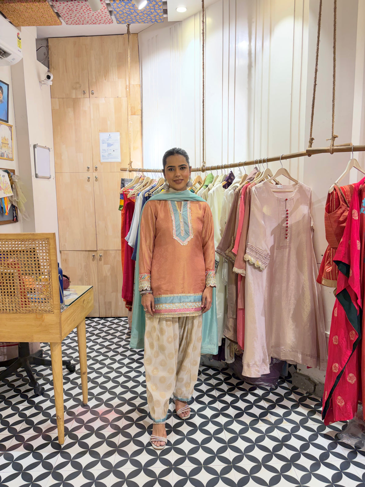 THE SHAHANA suit set