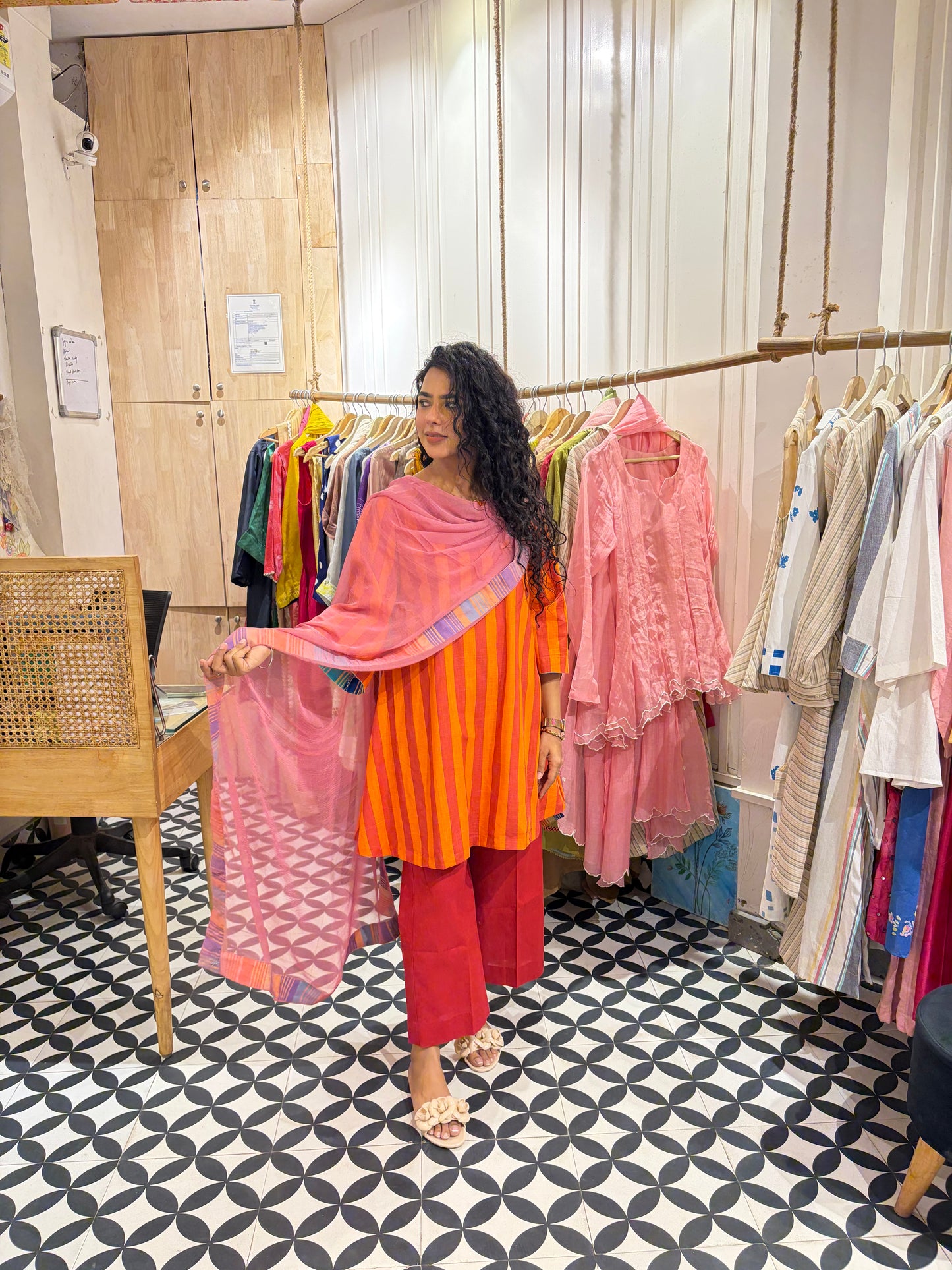 THE AARINI suit set