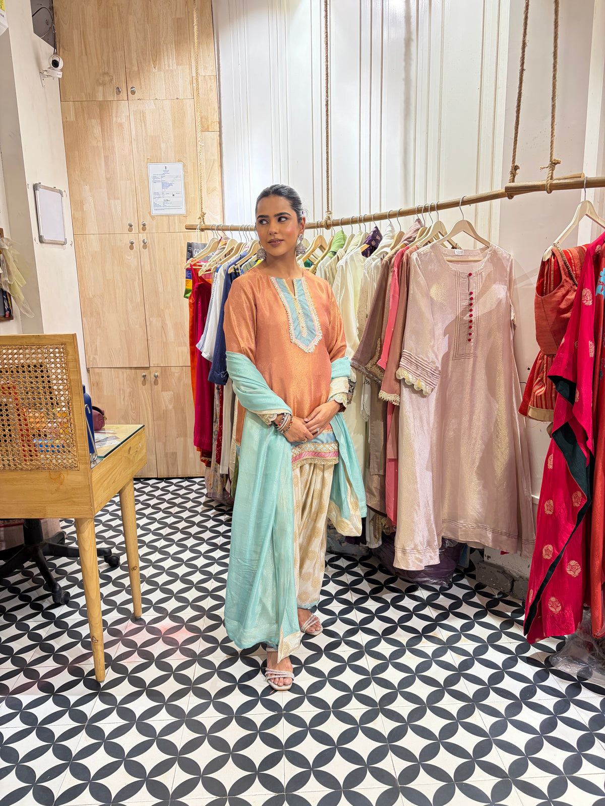THE SHAHANA suit set