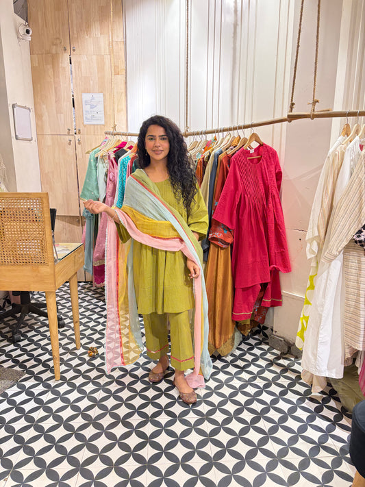 THE AREEBA suit set