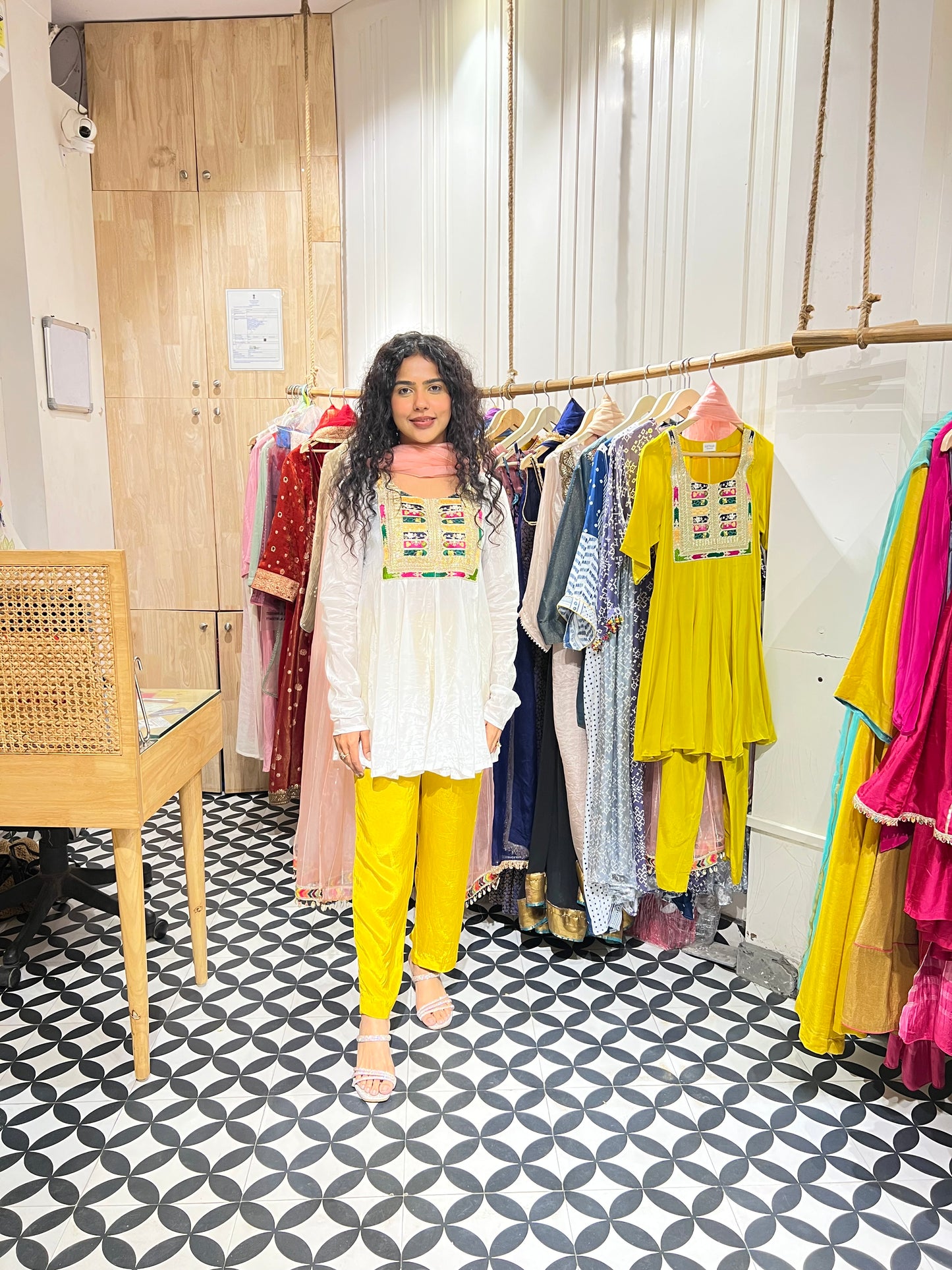 THE INAANYA suit set