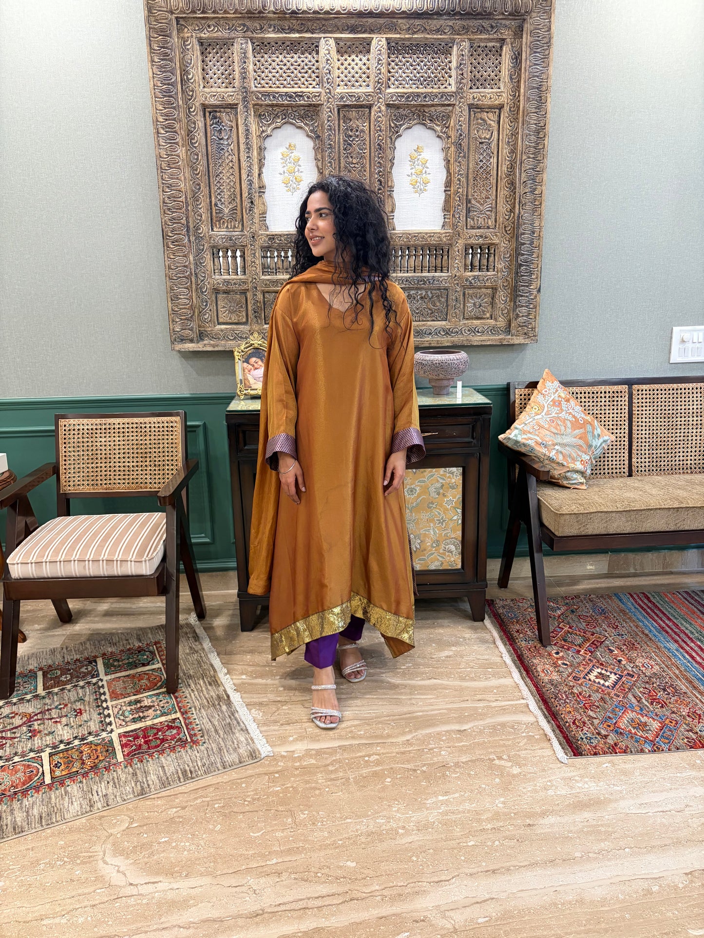 THE KASHISH suit set