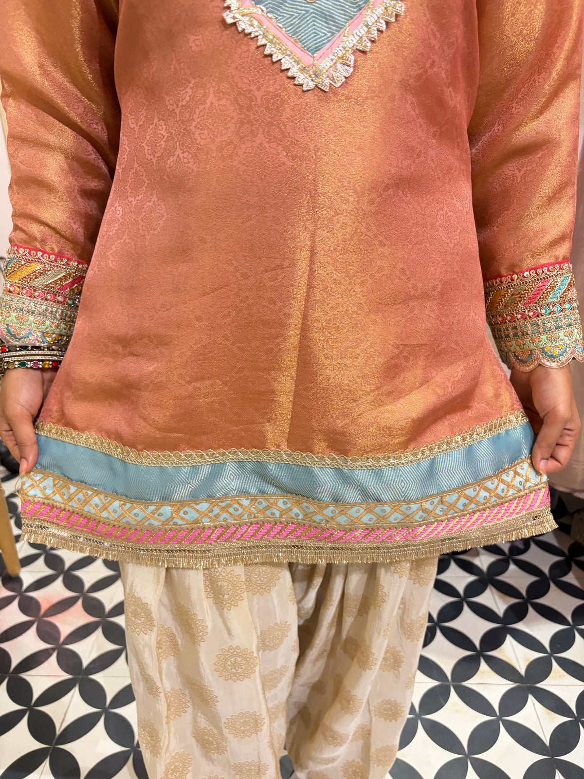 THE SHAHANA suit set