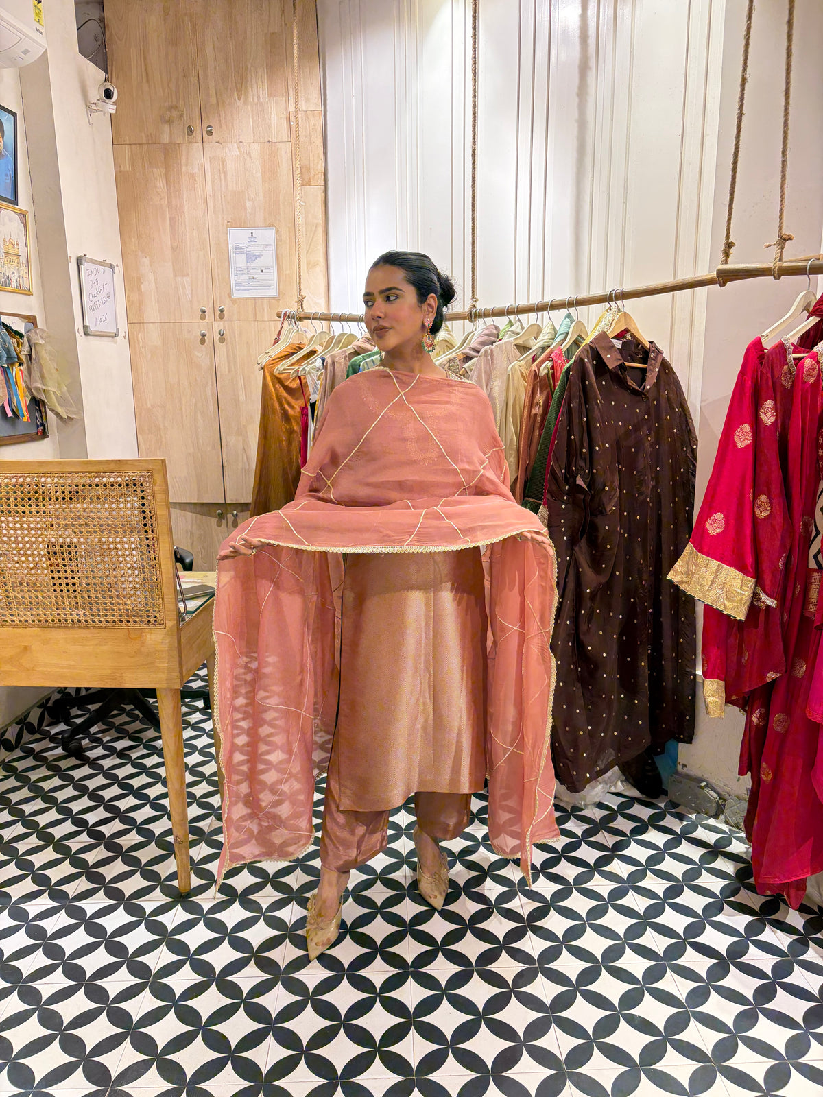 THE YASNA suit set