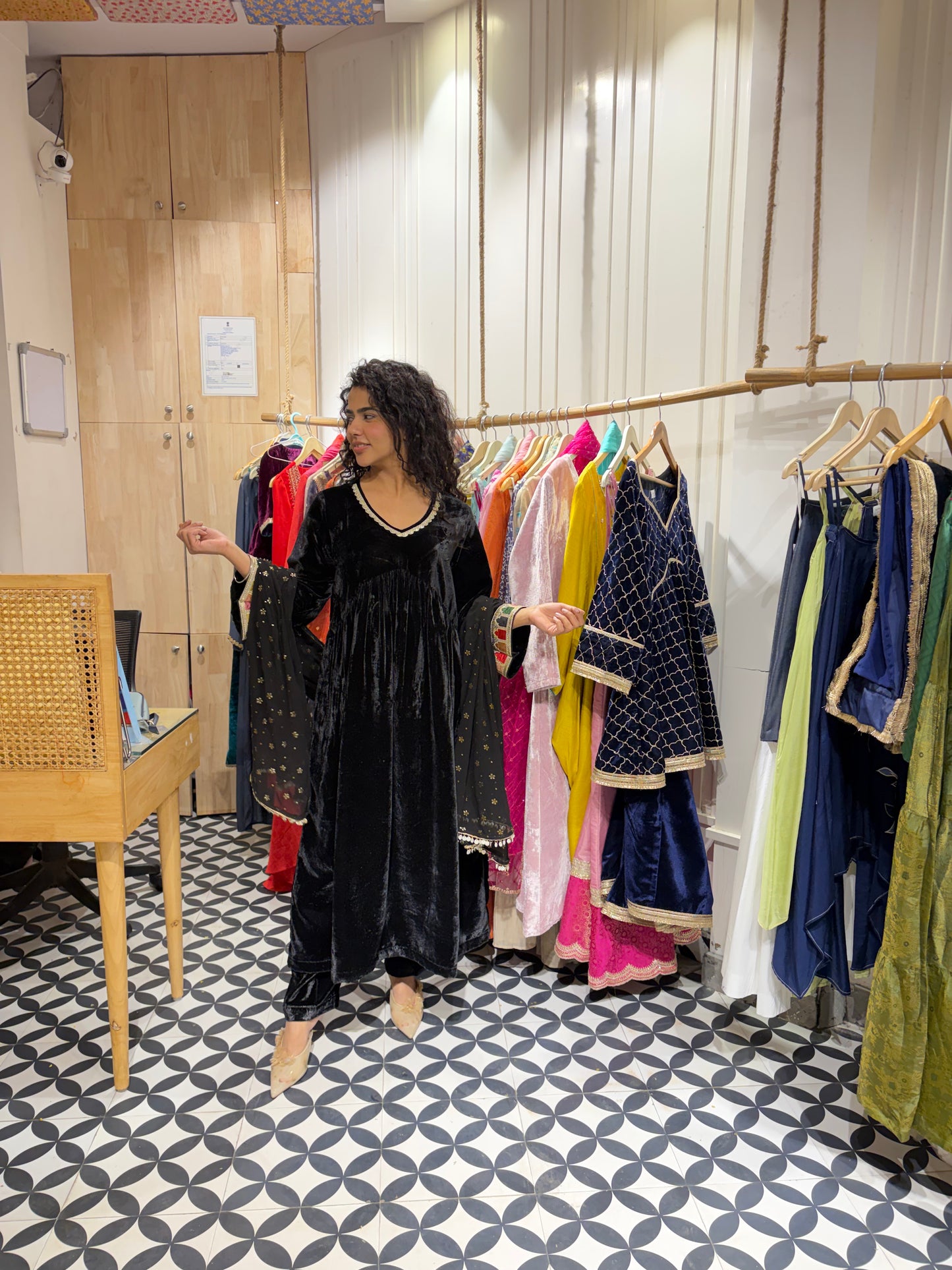 THE SHABNOOR suit set