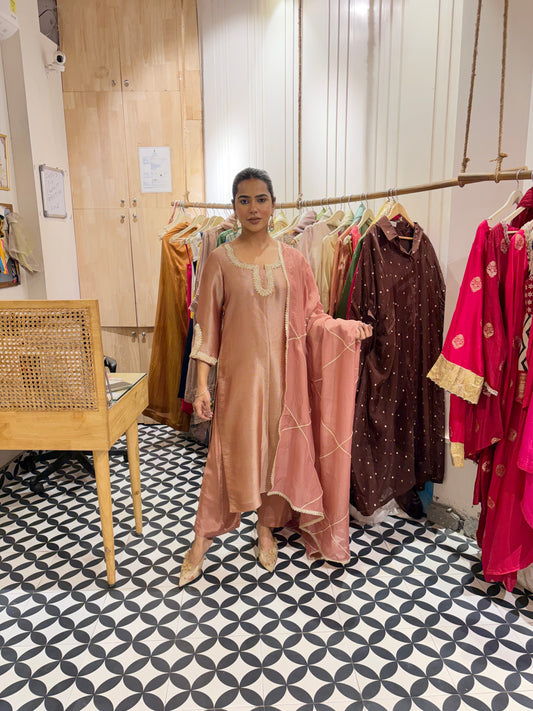 THE YASNA suit set