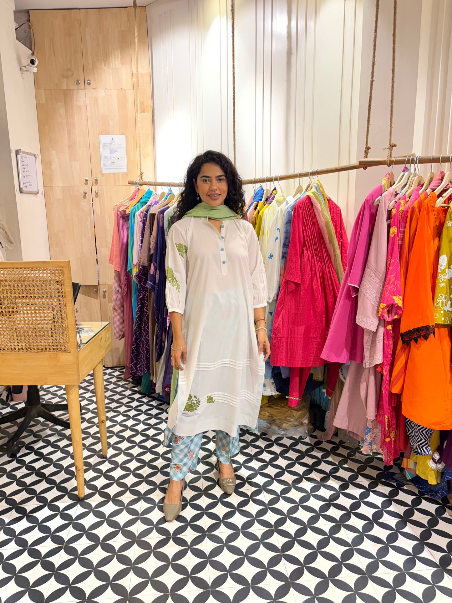 THE NARGIS suit set