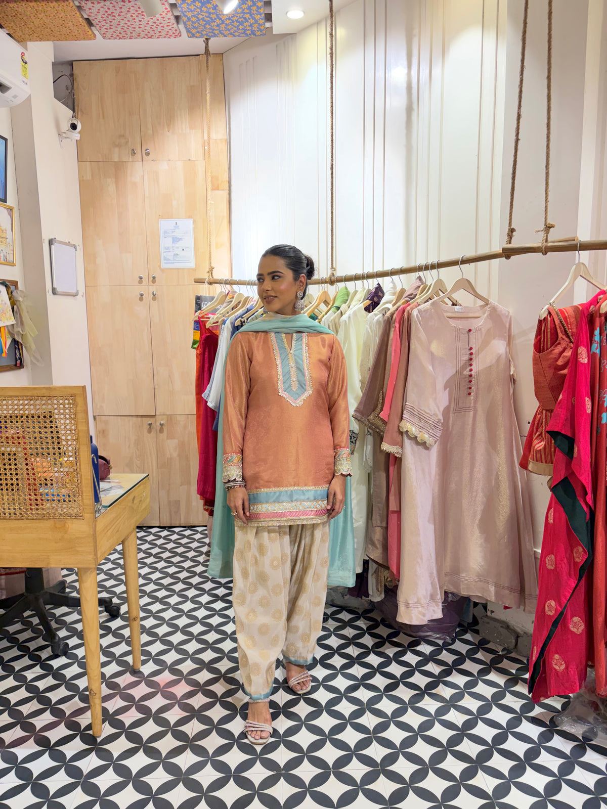 THE SHAHANA suit set
