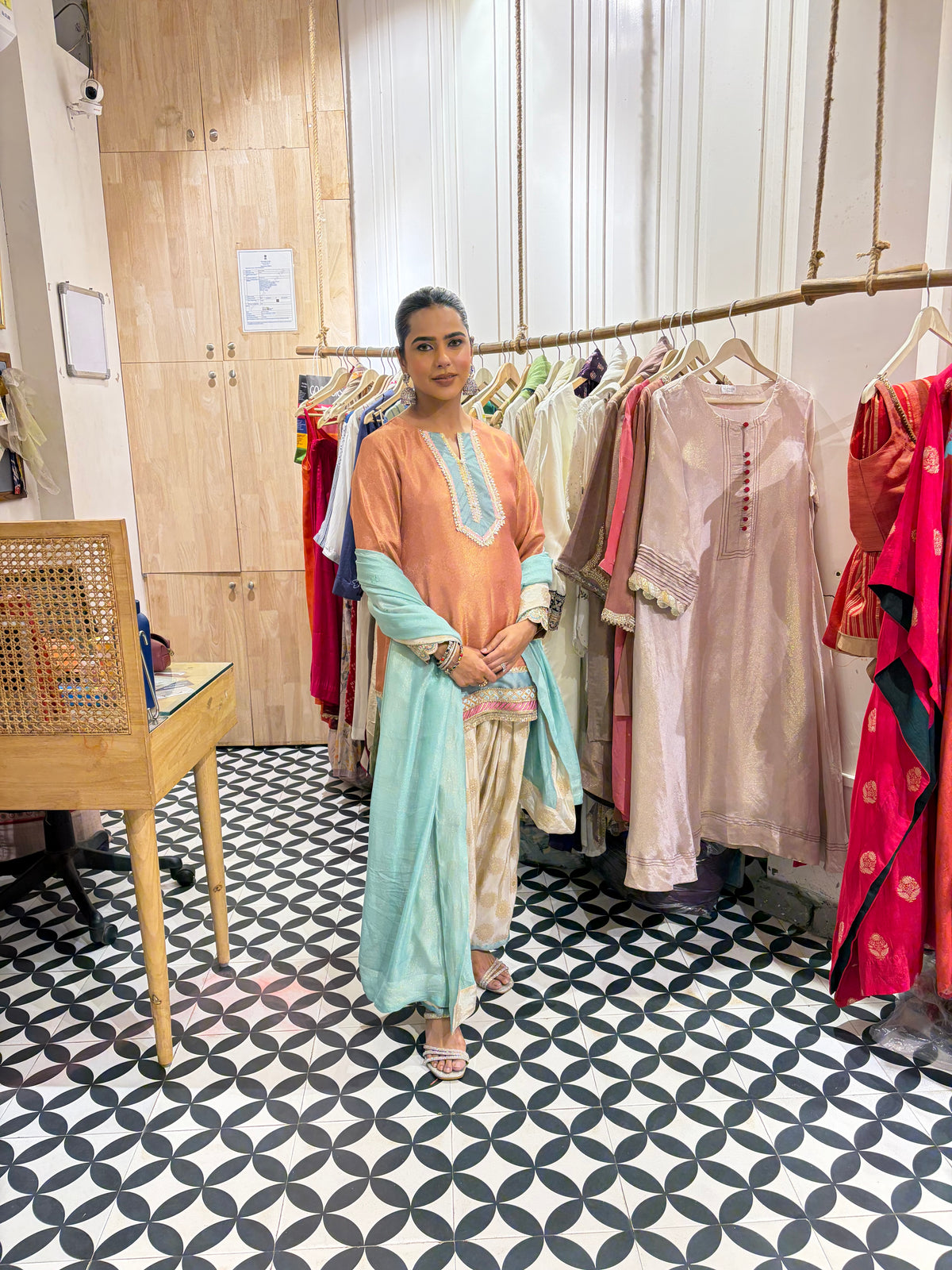 THE SHAHANA suit set