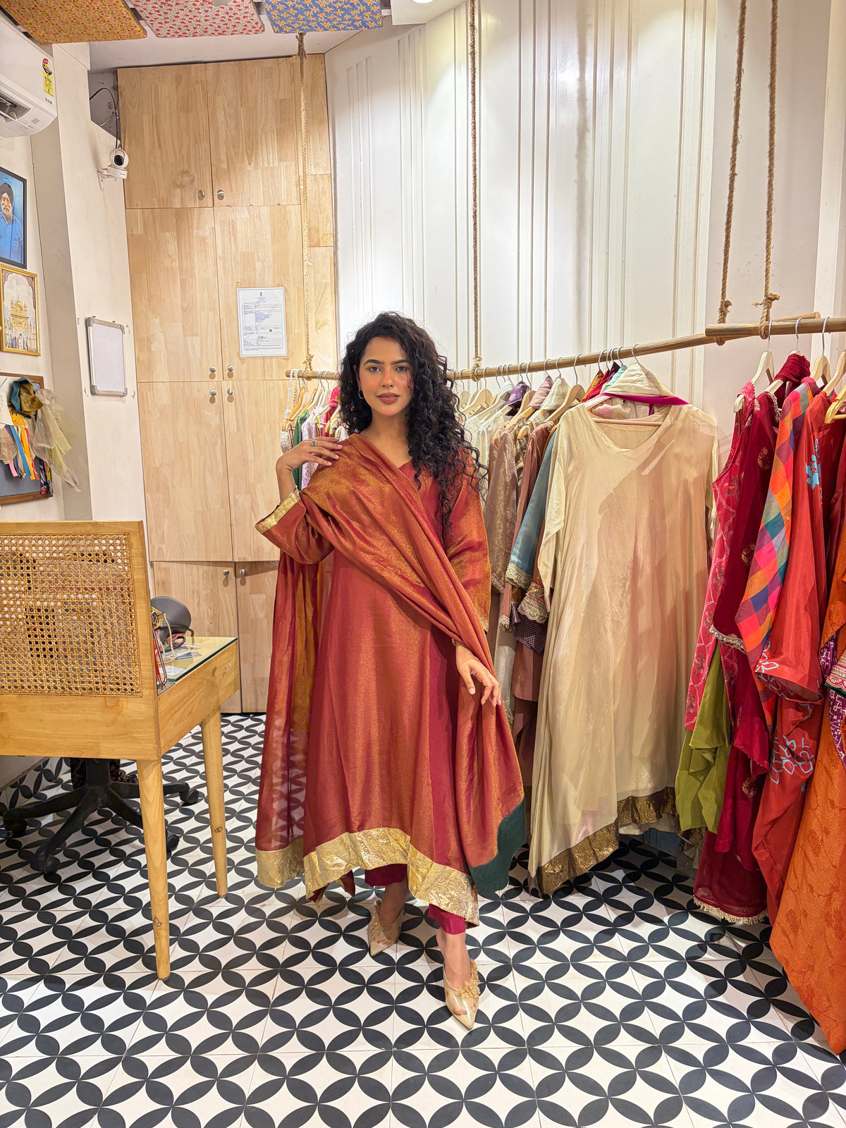 THE HUSNARA suit set