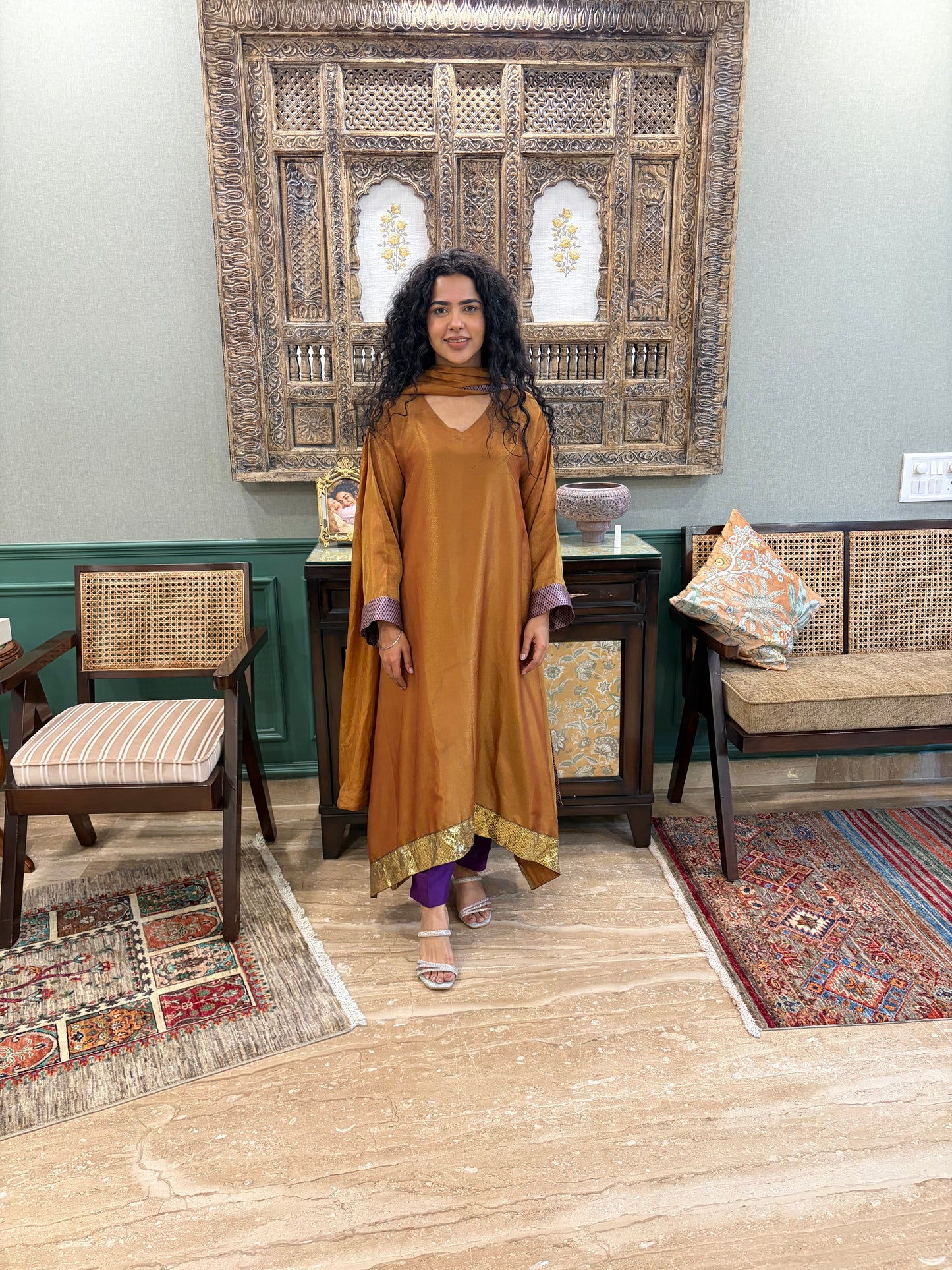THE KASHISH suit set