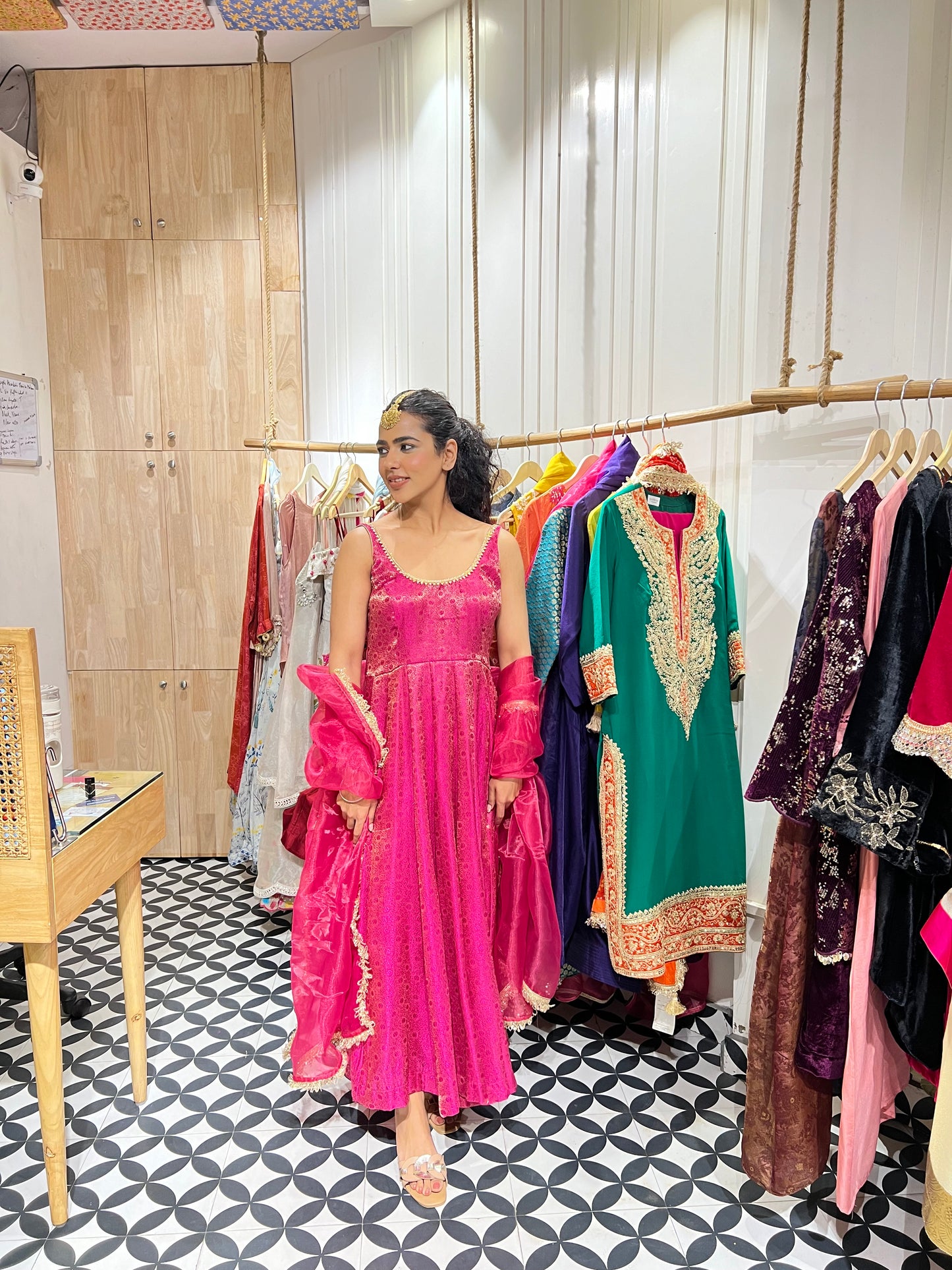 THE ARADHYA suit set