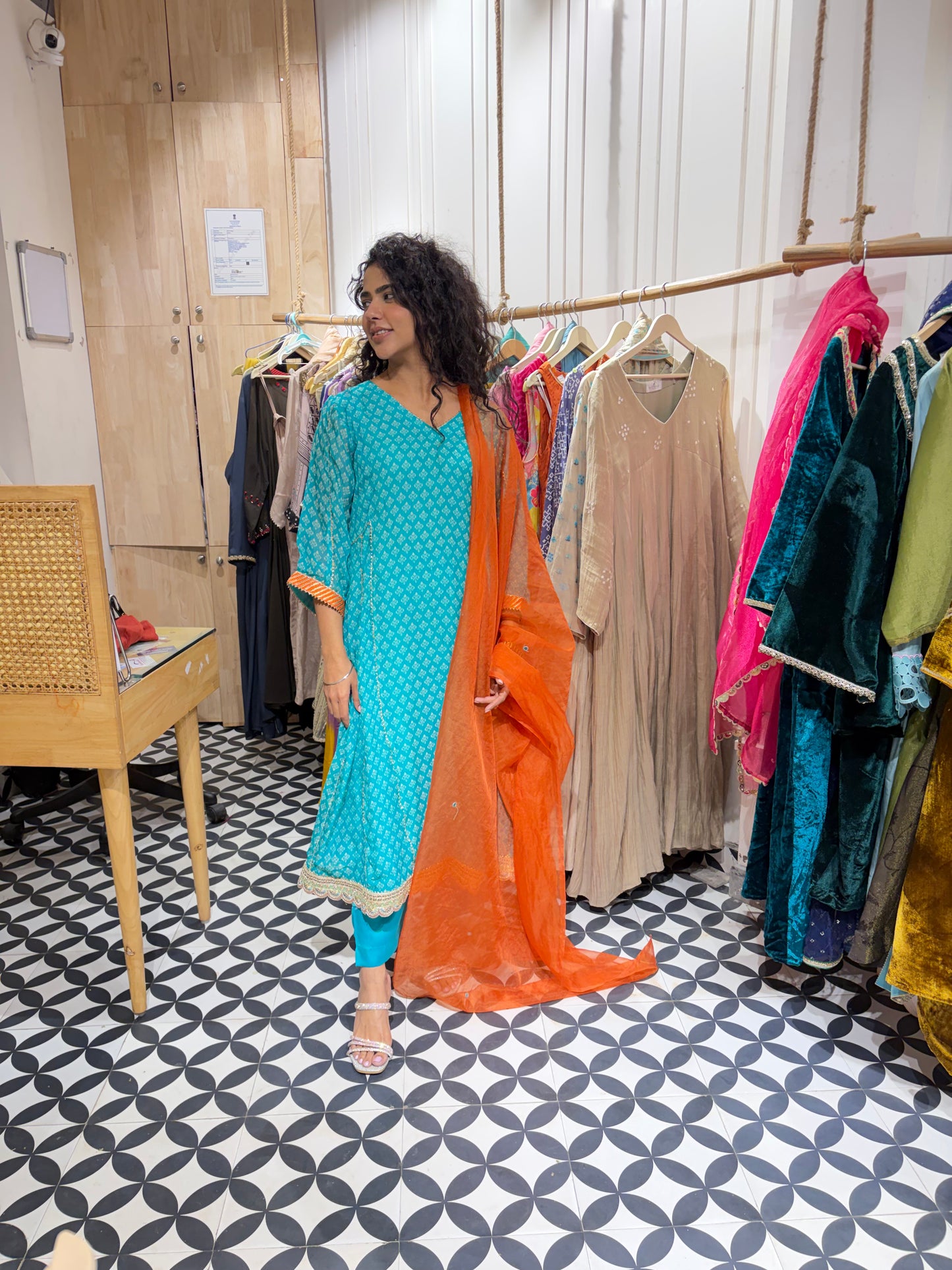 THE AFSANA suit set