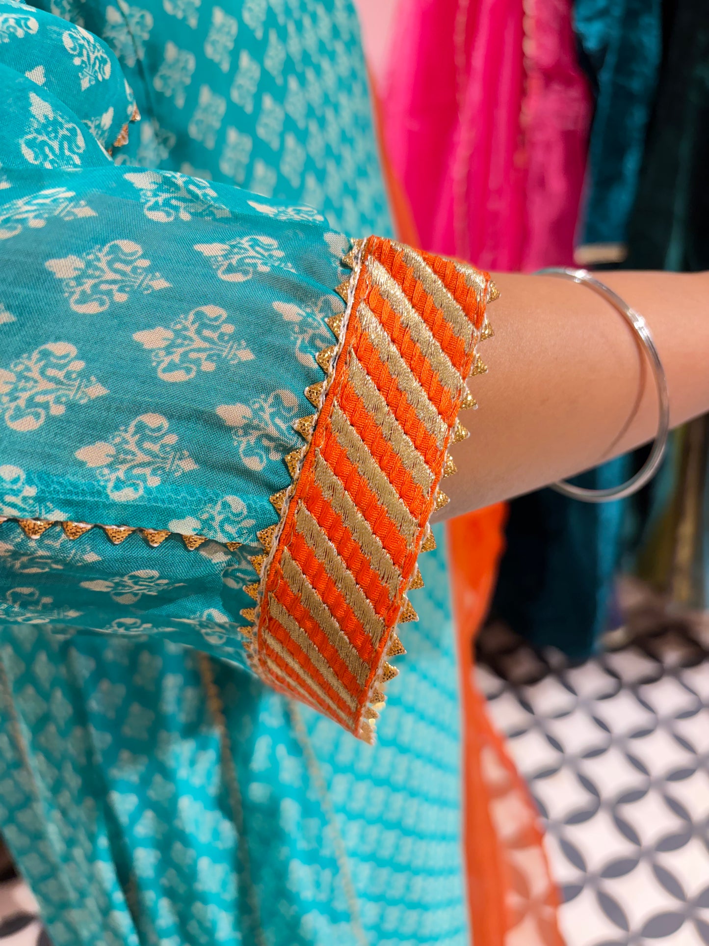 THE AFSANA suit set