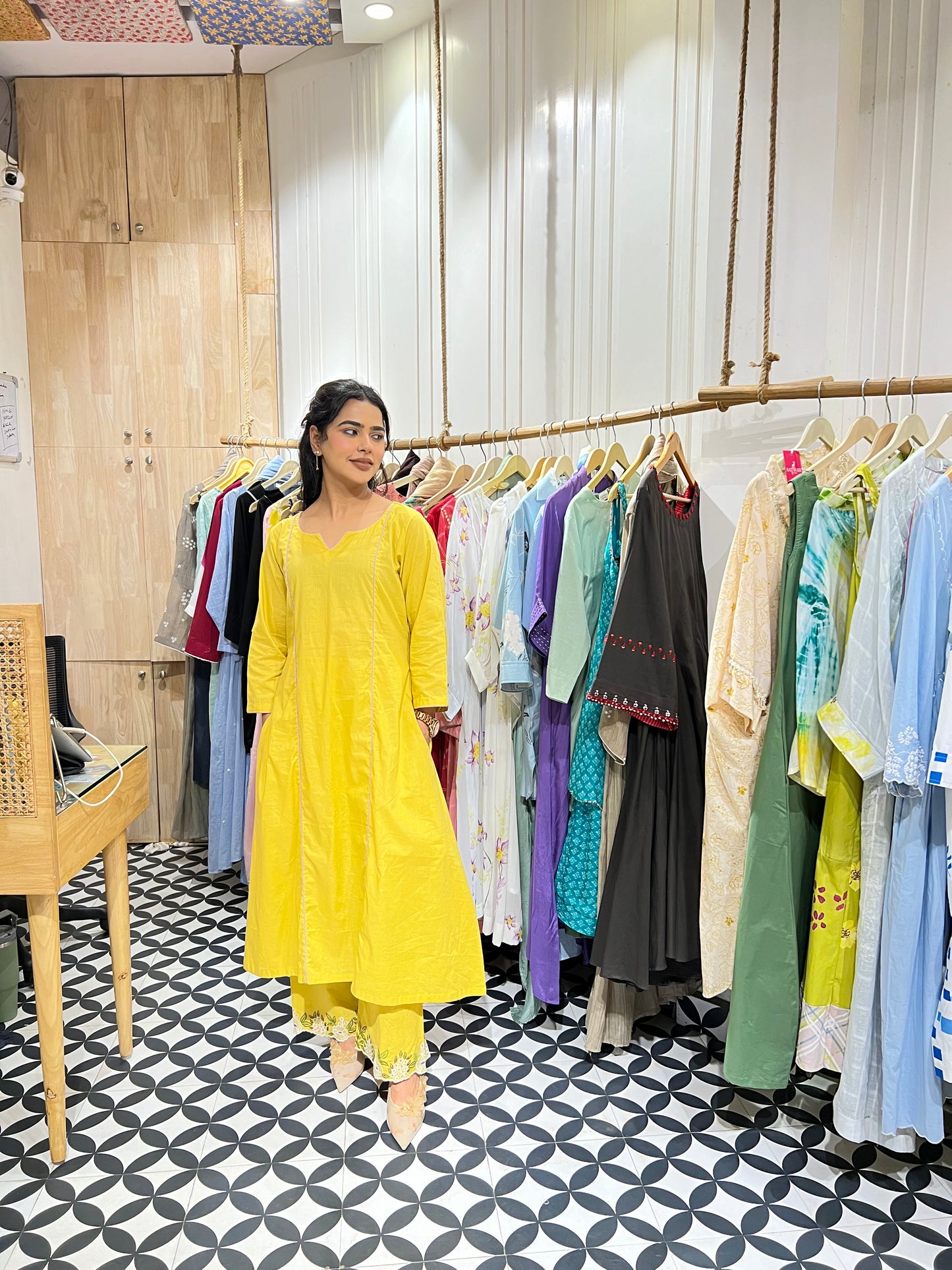 THE TASHIRA suit set