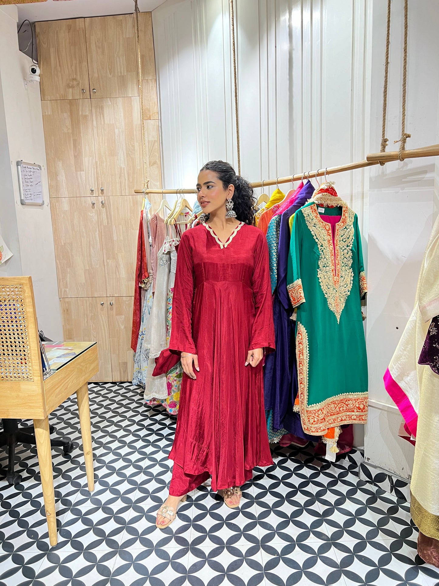 THE ARISHTA suit set