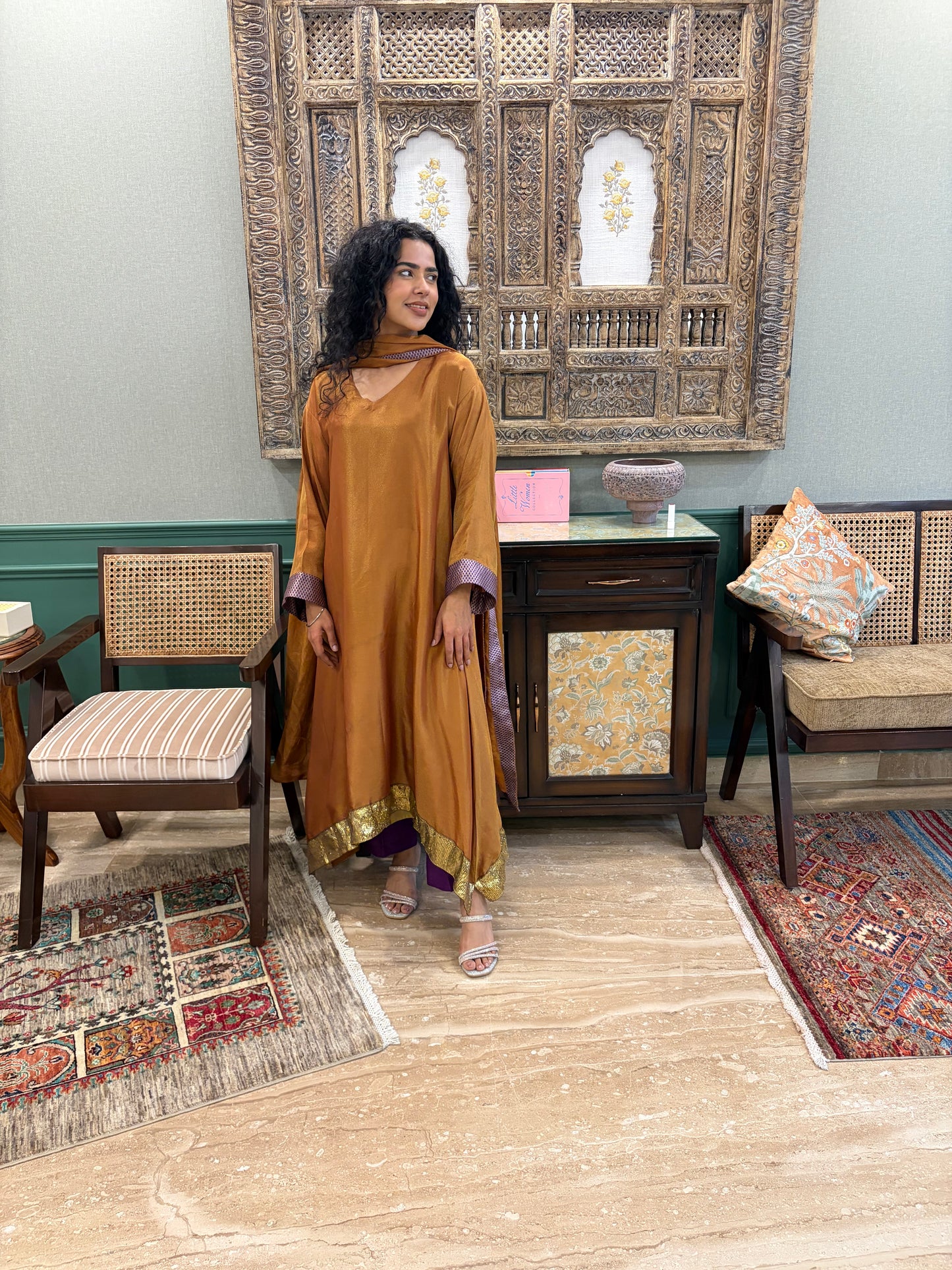 THE KASHISH suit set