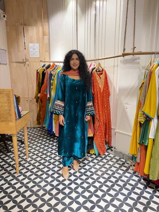 THE RASHIDA suit set