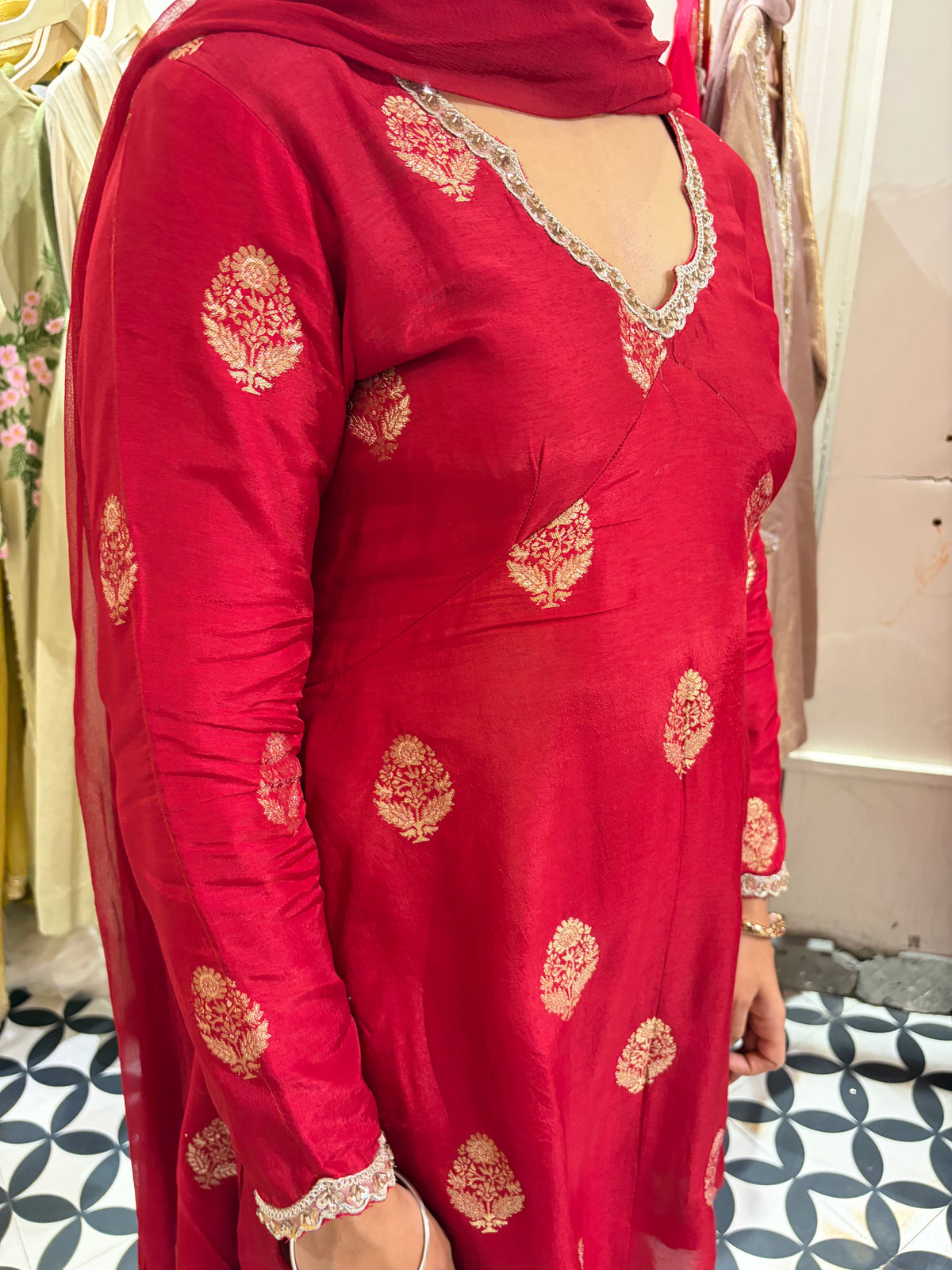 THE MEHAR suit set