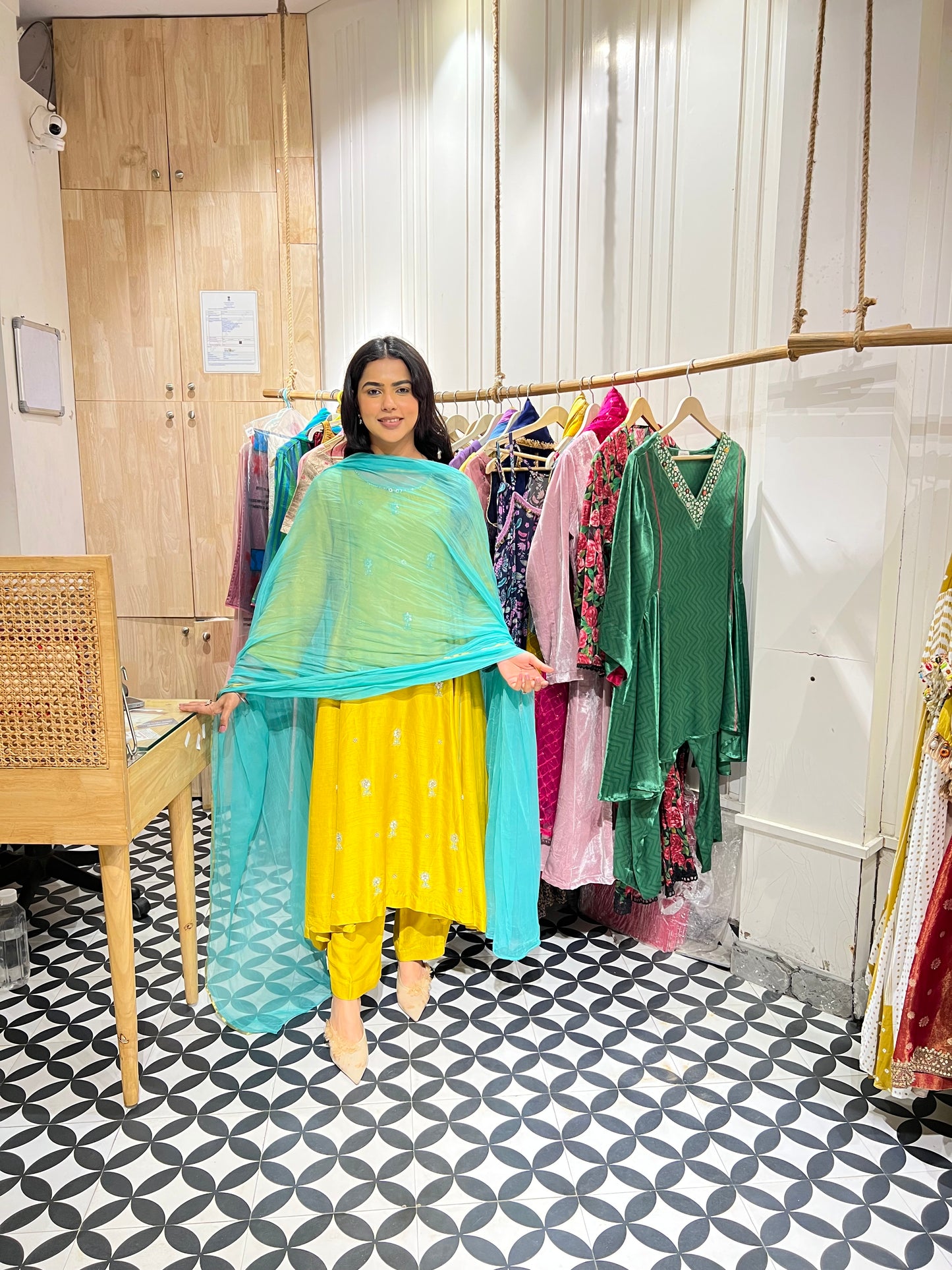 THE GULRUKH suit set