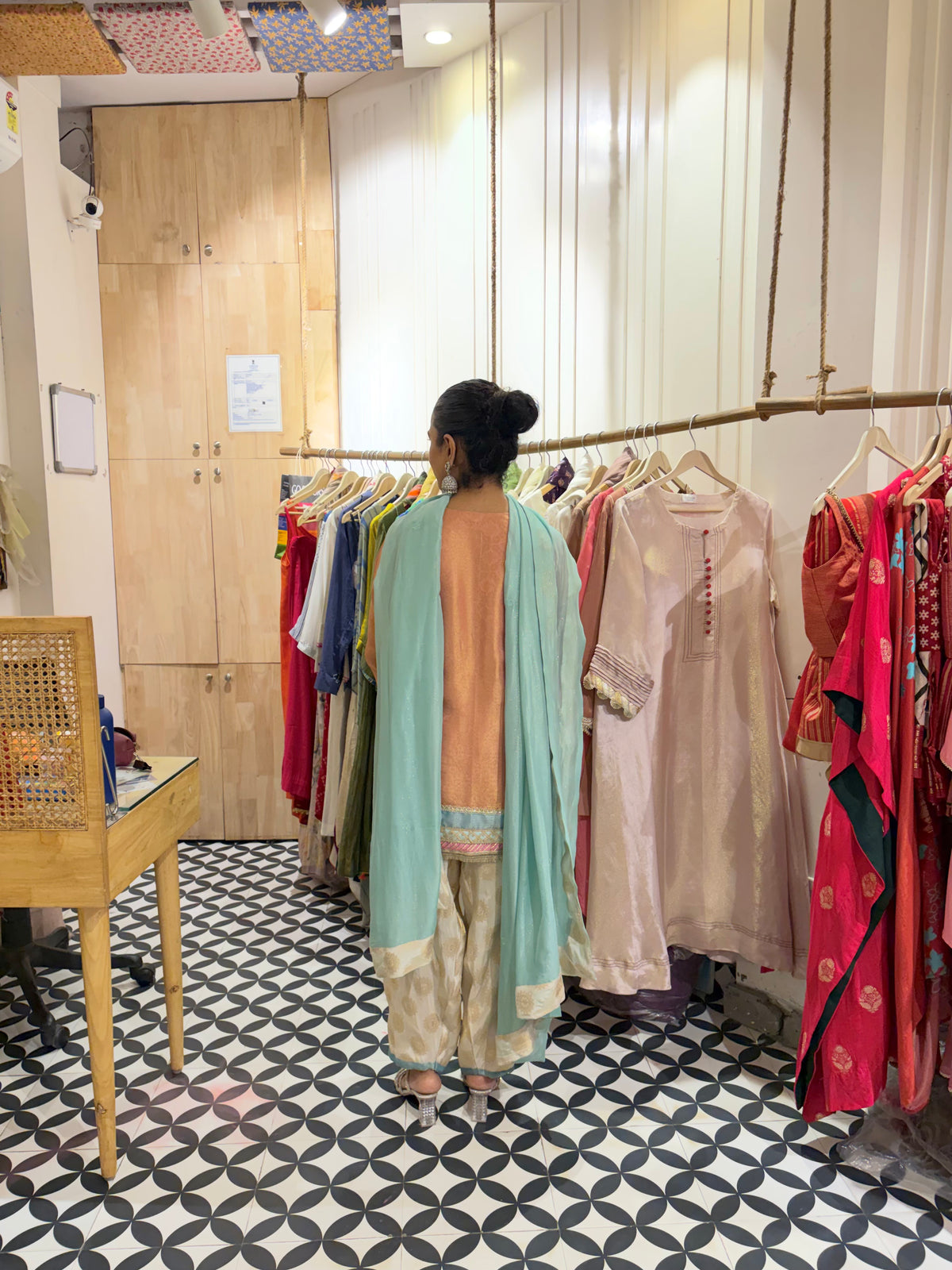 THE SHAHANA suit set