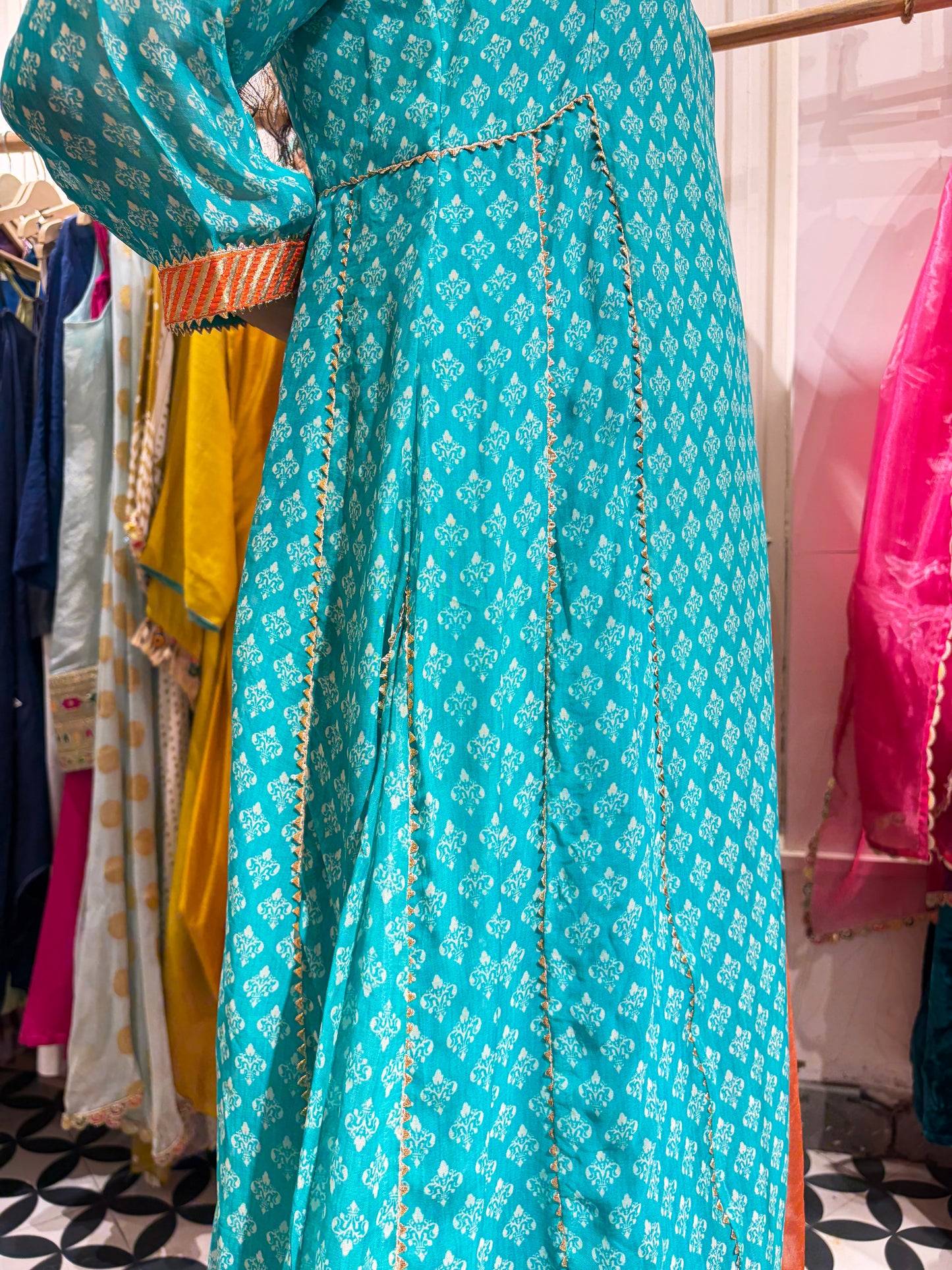 THE AFSANA suit set