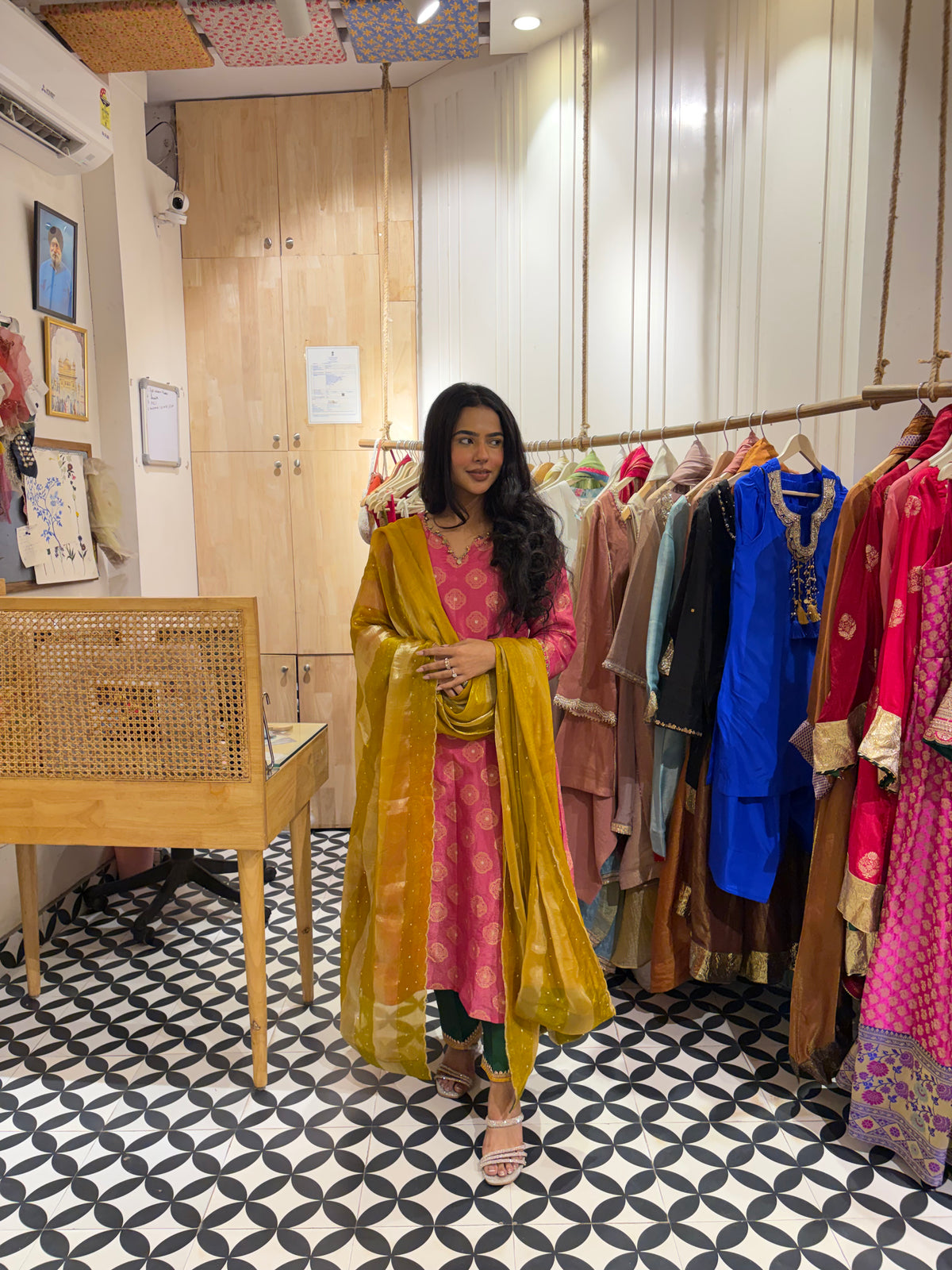 THE RANGNOOR suit set