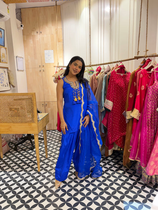 THE RUHI suit set