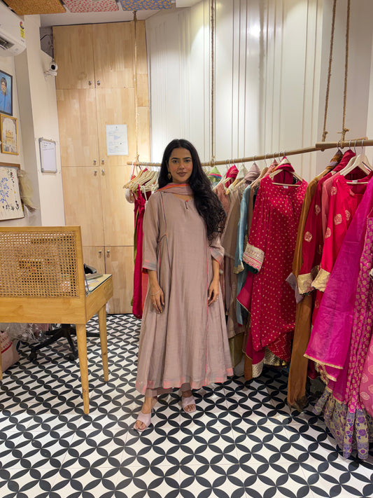 THE AFSANA suit set