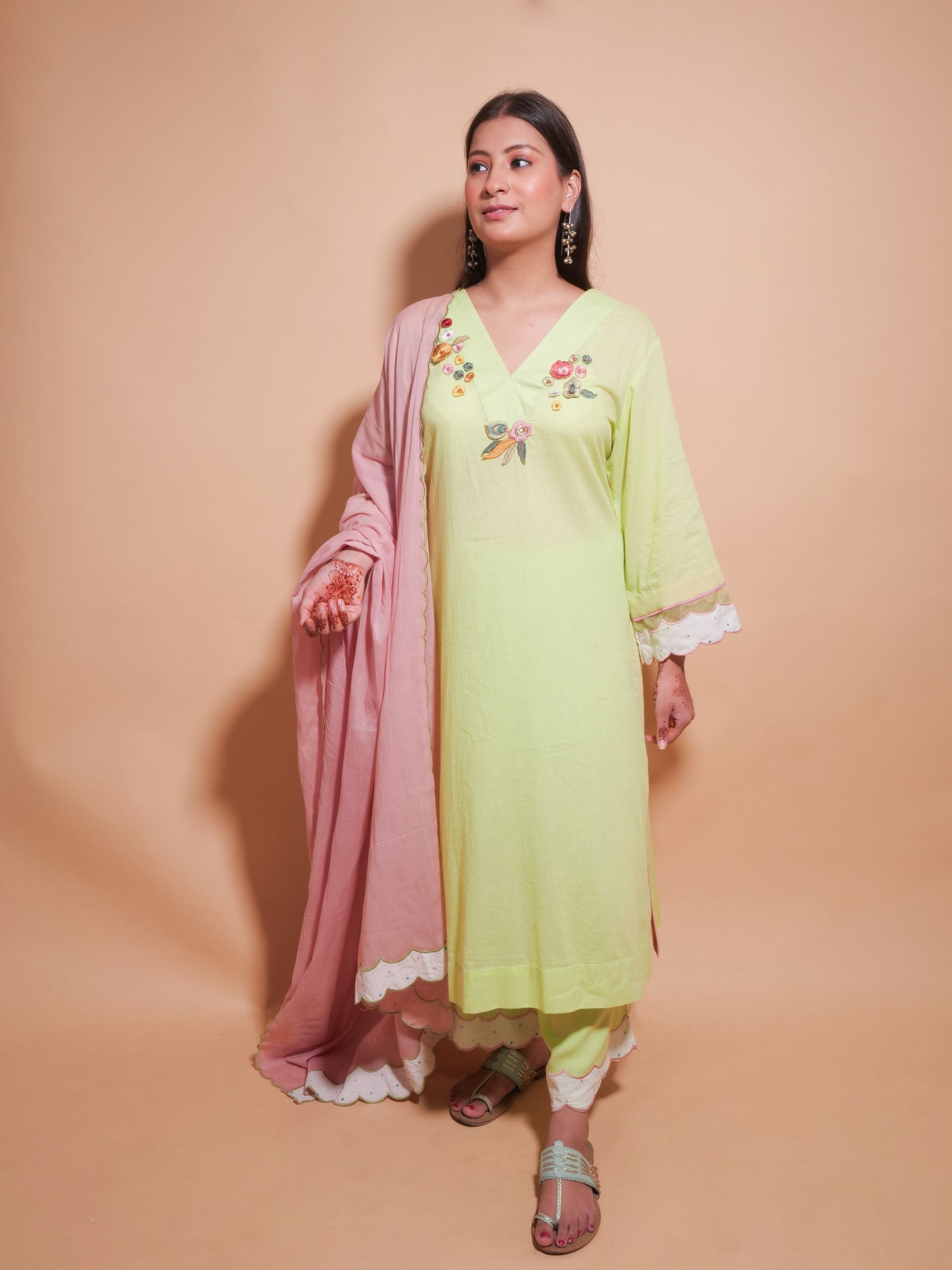 The SAUNDARYA suit set